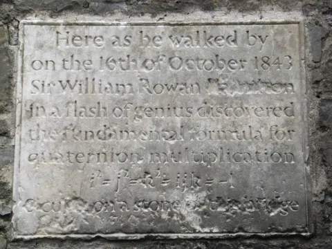 Gedenktafel für William Rowan Hamilton an der Broome Bridge am Royal Canal in Dublin