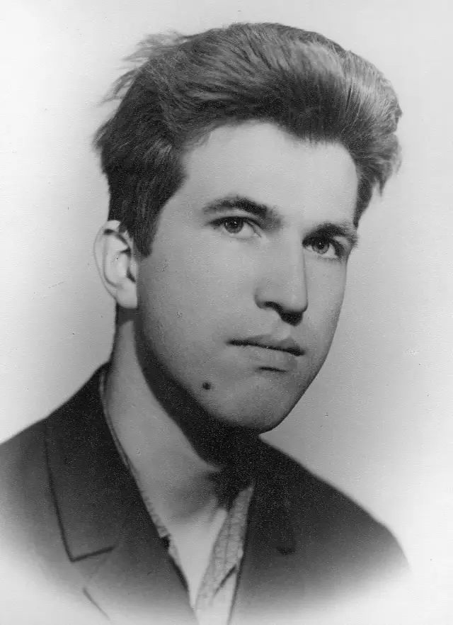Schwarzweißporträt des jungen Juri Matijassewitsch aus dem Jahr 1969